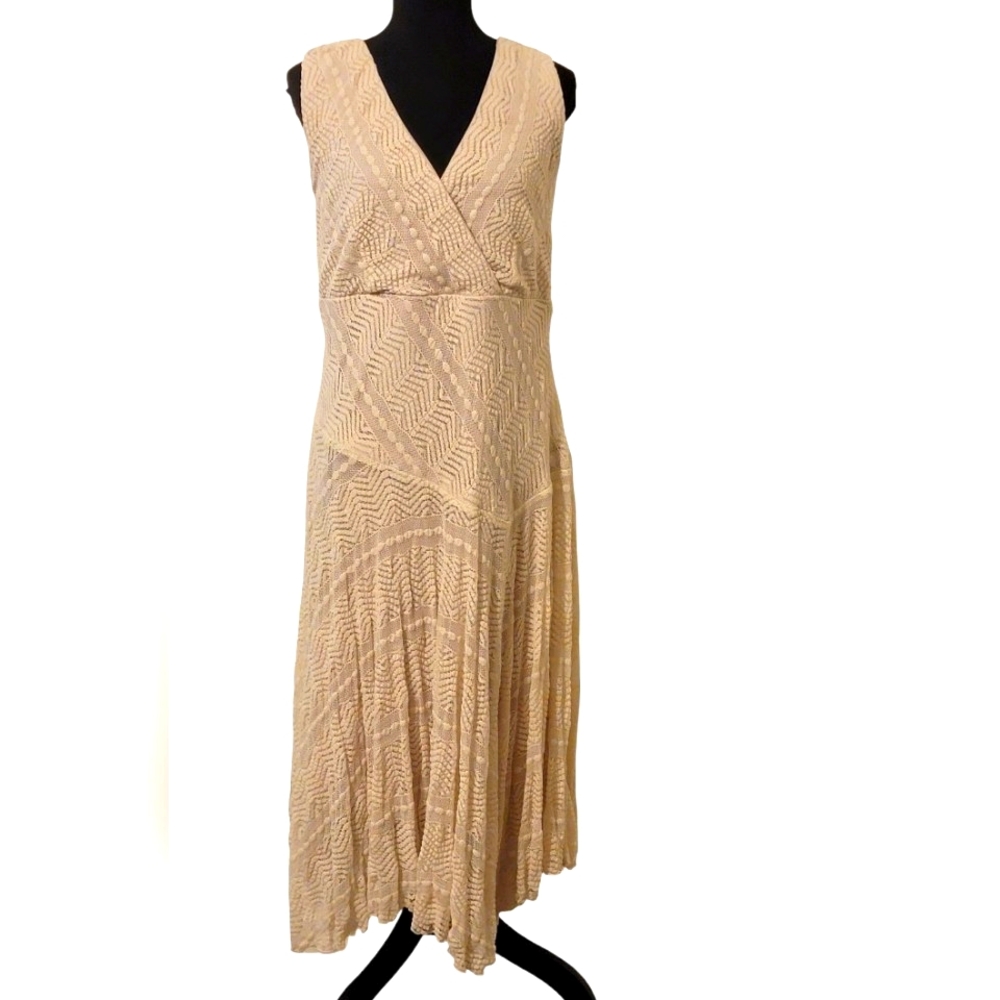 Chris McLaughlin Bohemian Asymmetrical Lace V-neckline Wrap Dress
